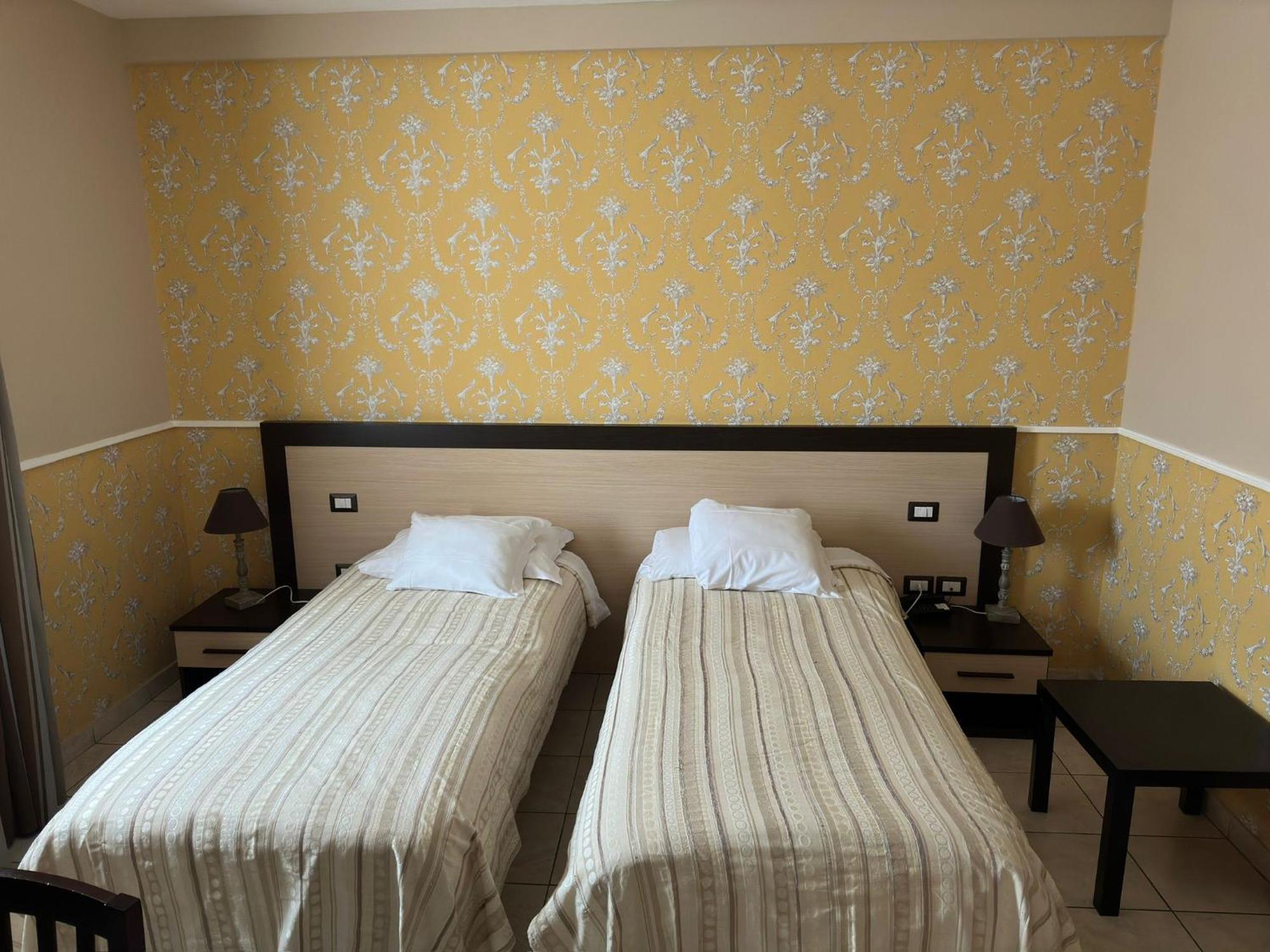 Hotel De La Ville Relais Fiumicino Extérieur photo